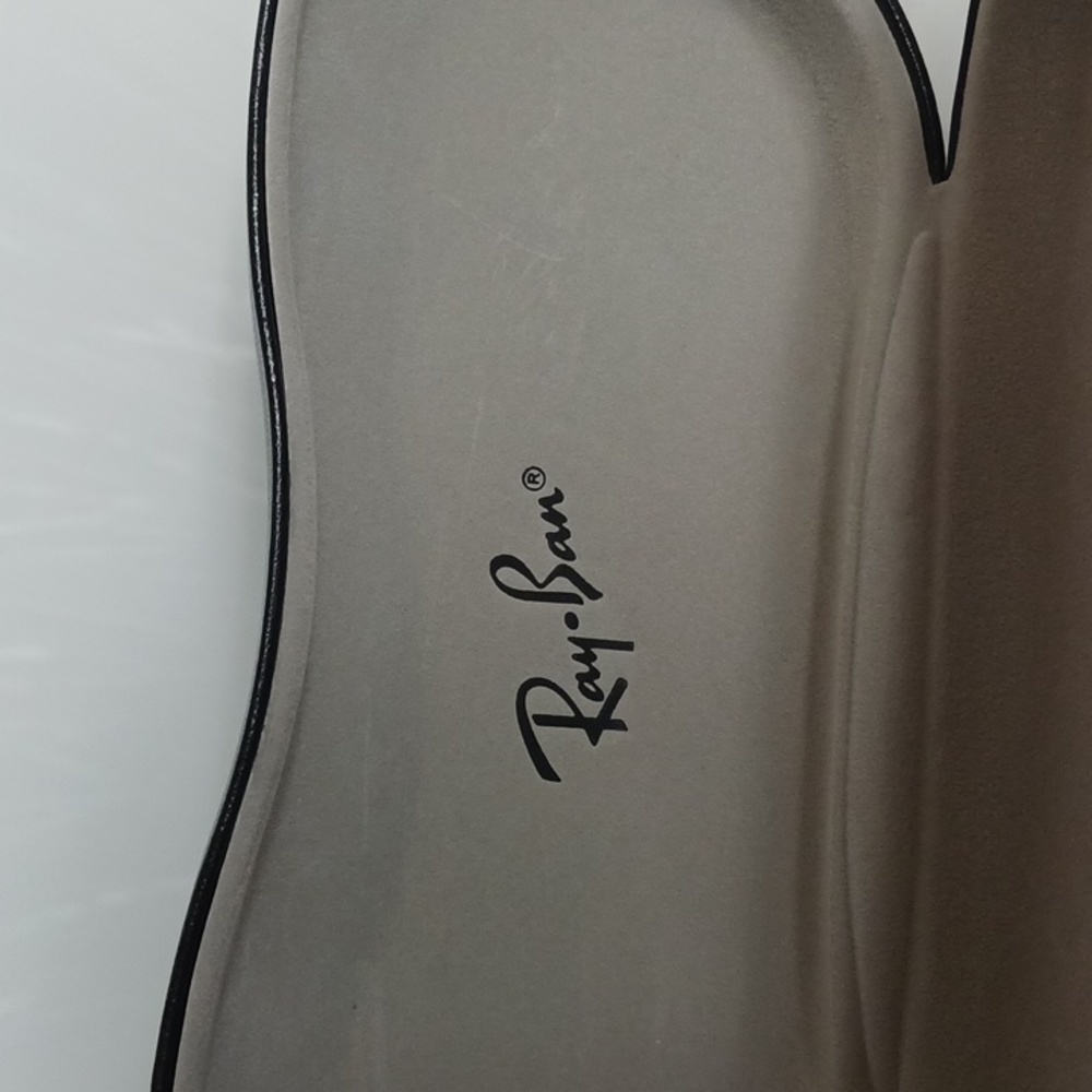 Ray-Ban hard shell case - Picture 4 of 7